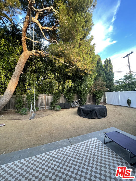 2658 Santa Ana Avenue
