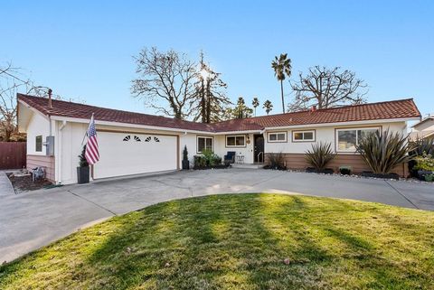 Photo of 1777 1777 Clayton Way Way, Concord, CA 94519 (MLS # 41123578)