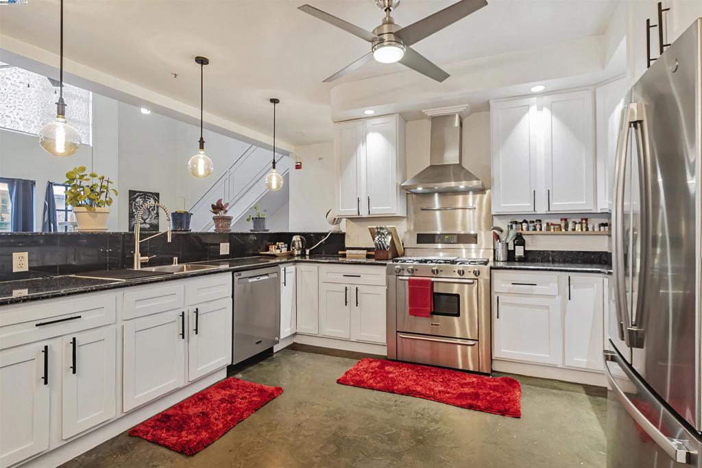 850 West Grand Ave. 6