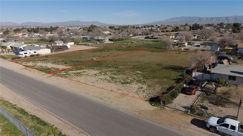 Photo of 35 Cypress Avenue, Victorville, CA 92395 (MLS # HD26047612)