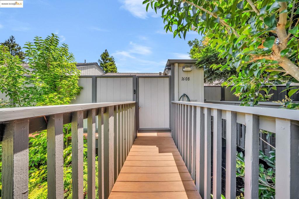 ASHWOOD - Residential