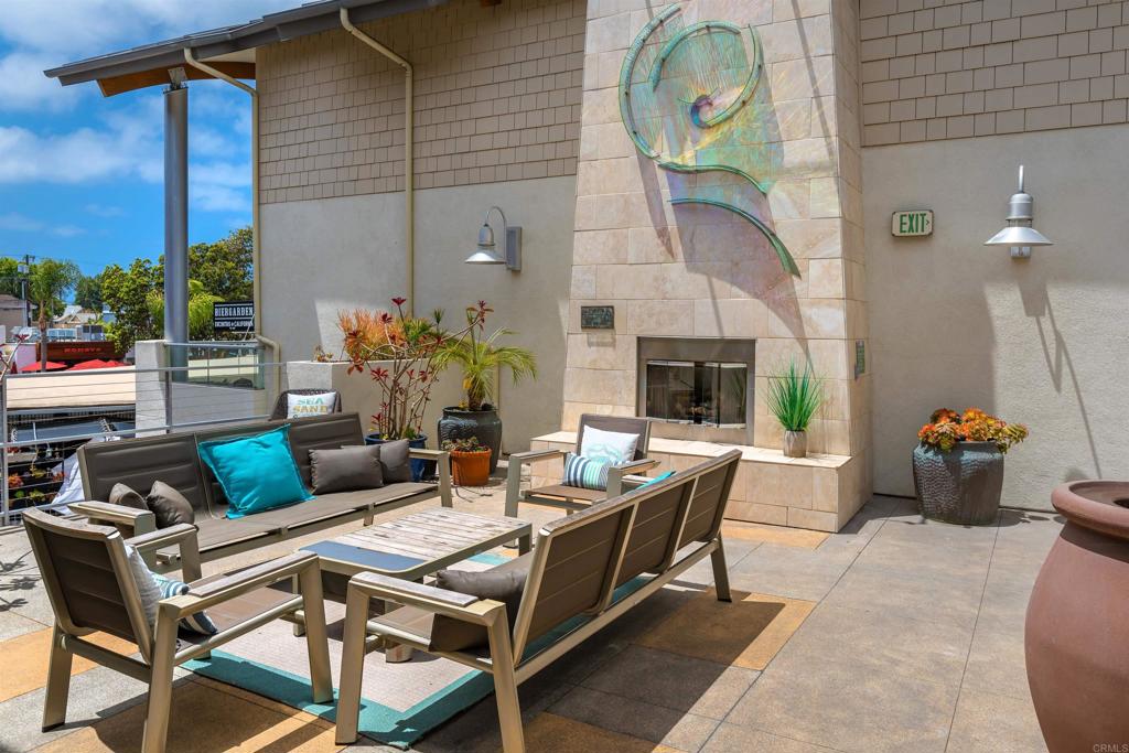 687 S Coast Highway 101 223