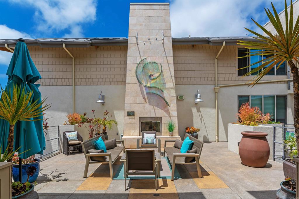 687 S Coast Highway 101 223