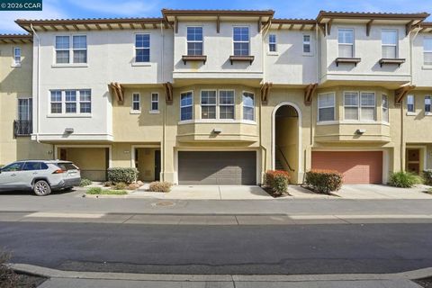 Photo of 71 71 Matisse Ct. Ct, Pleasant Hill, CA 94523 (MLS # 41126257)