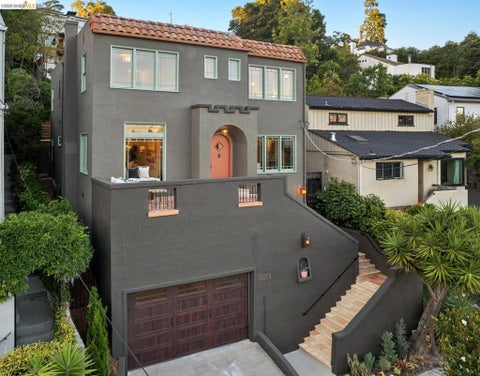 Photo of 6019 CHABOLYN TER TER, Berkeley, CA 94618 (MLS # 41137803)