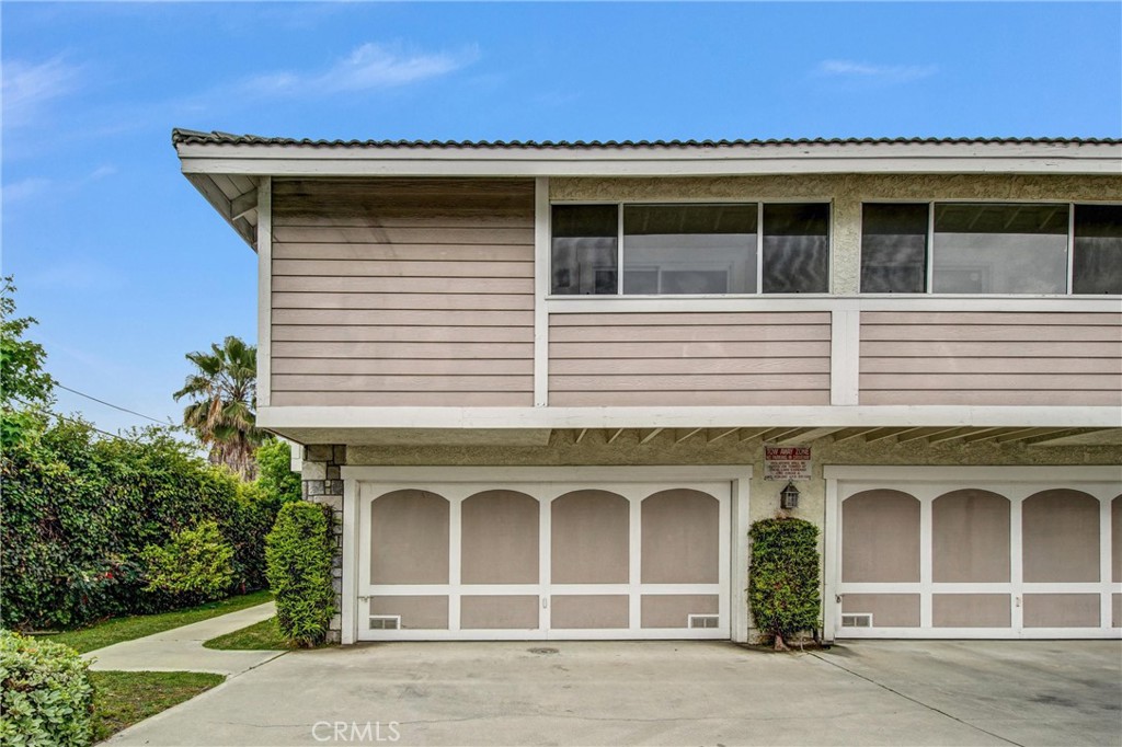 832 W Commonwealth Avenue