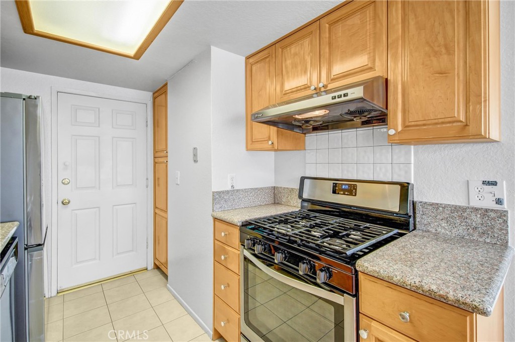 832 W Commonwealth Avenue