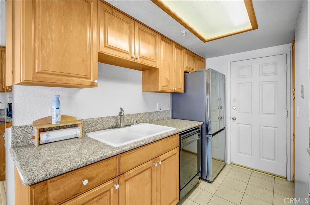 832 W Commonwealth Avenue