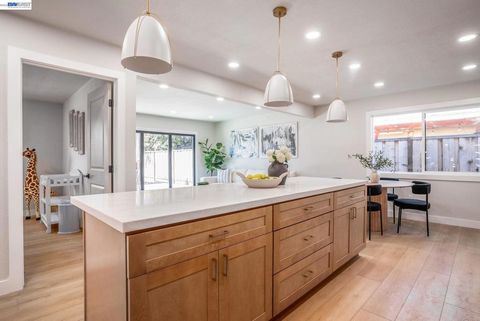 Tiny photo for 42663 42663 Hamilton Way Way, Fremont, CA 94538 (MLS # 41126309)