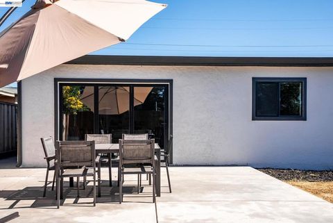 Tiny photo for 42663 42663 Hamilton Way Way, Fremont, CA 94538 (MLS # 41126309)