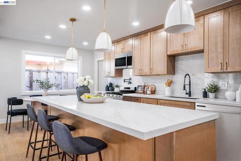 Tiny photo for 42663 42663 Hamilton Way Way, Fremont, CA 94538 (MLS # 41126309)