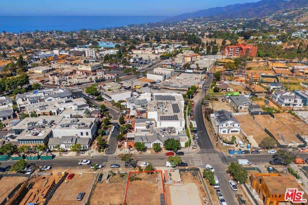 Photo of 1050 Monument Street, Pacific Palisades, CA 90272 (MLS # 26864371)