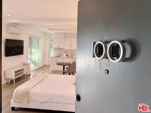 Photo of 5805 W 8th Street #100, Los Angeles, CA 90036 (MLS # 26644731)