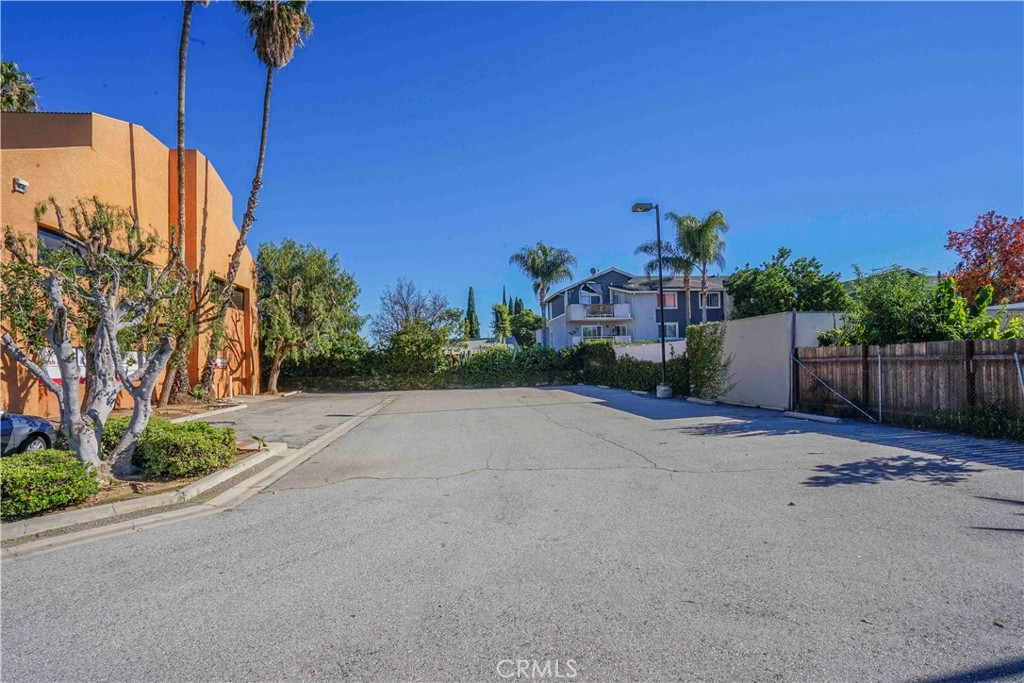 4128 W Commonwealth Ave