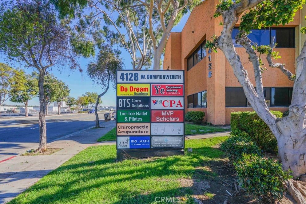 4128 W Commonwealth Ave