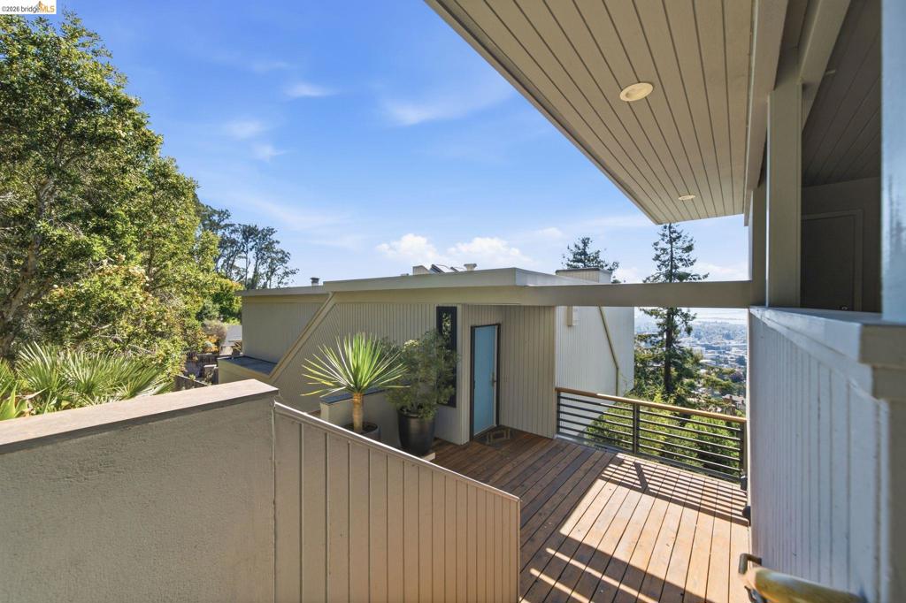2877 Buena Vista Way