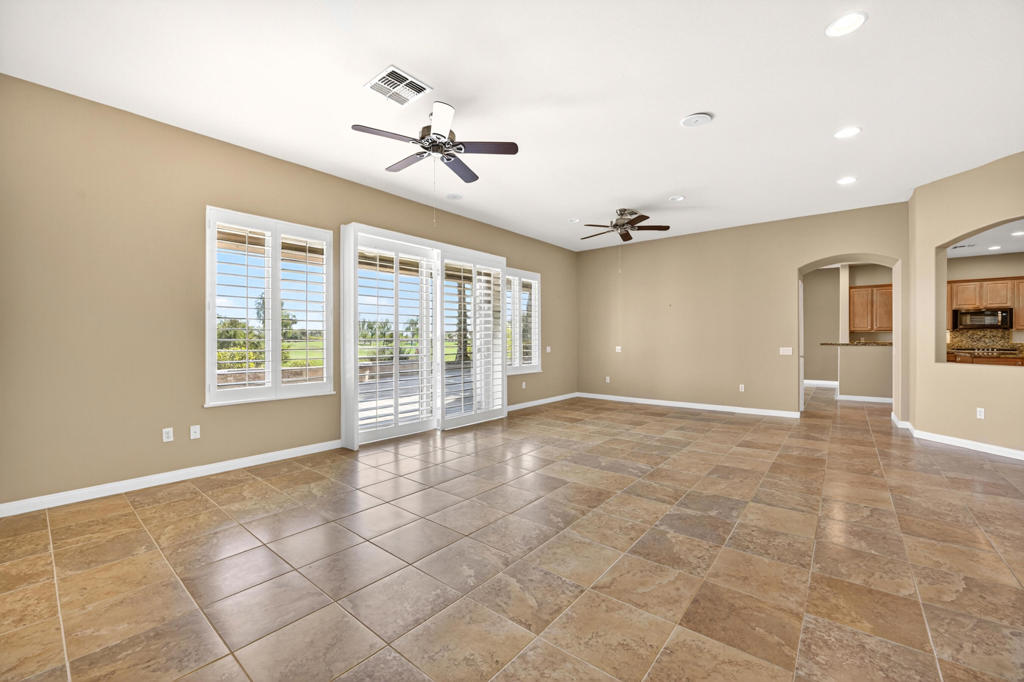 40414 Calle Santa Monica