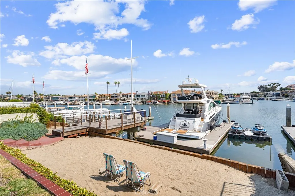 Newport Beach, California 92660, United States, 3 Bedrooms Bedrooms, ,2 BathroomsBathrooms,Residential,Active,173868