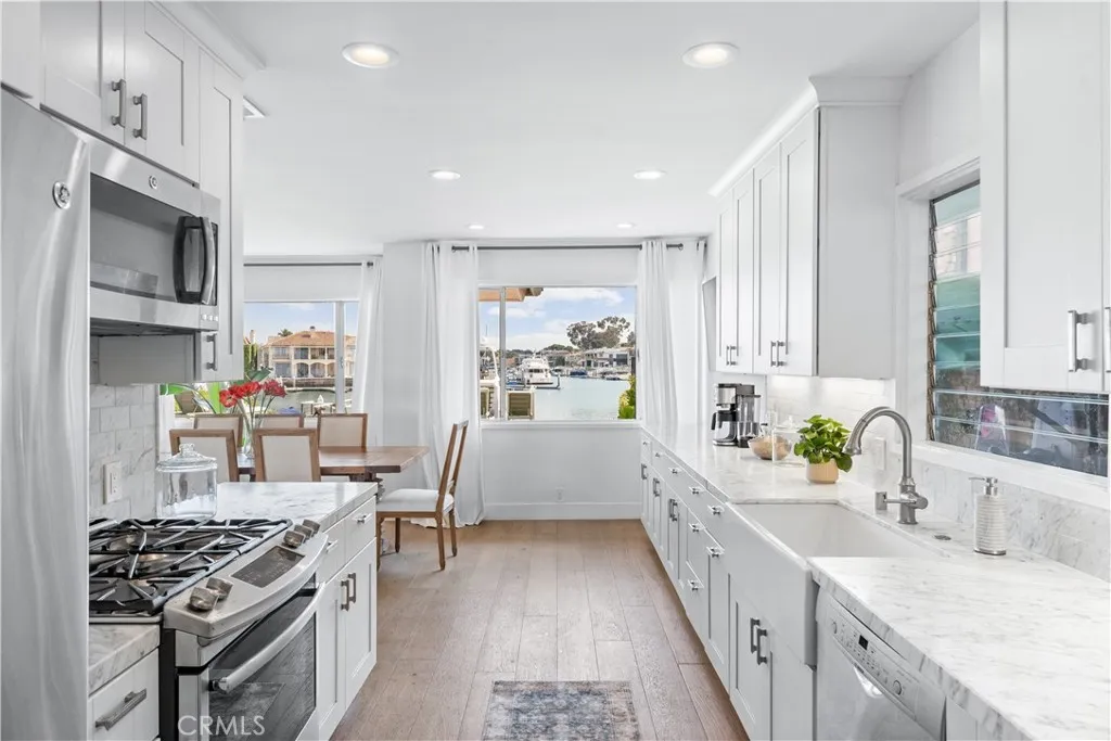 Newport Beach, California 92660, United States, 3 Bedrooms Bedrooms, ,2 BathroomsBathrooms,Residential,Active,173868