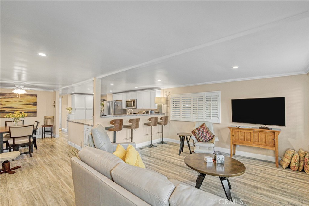 4201 Topanga Canyon Blvd 147