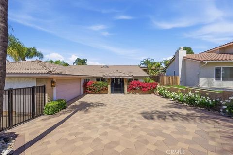 Photo of 23316 Gray Fox Drive, Canyon Lake, CA 92587 (MLS # SW26072460)