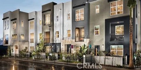 2320 Synergy Irvine CA 92614