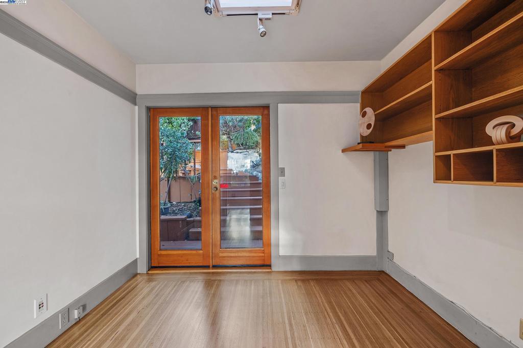 GLENVIEW - Residential Lease