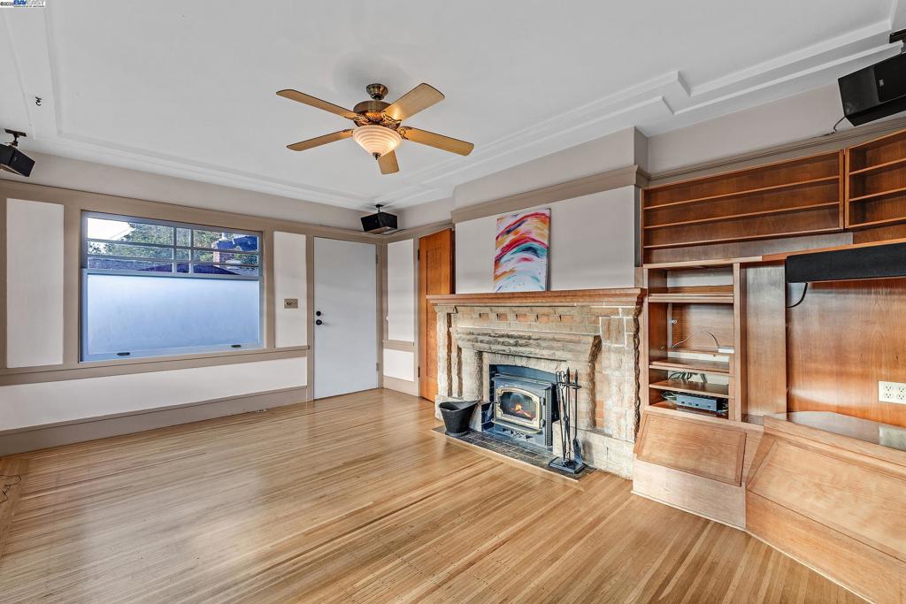 GLENVIEW - Residential Lease