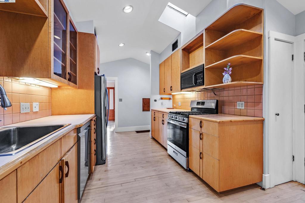 GLENVIEW - Residential Lease