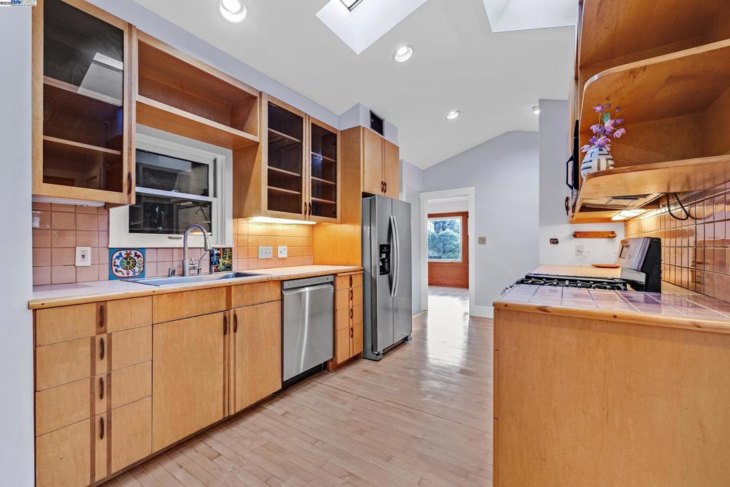 GLENVIEW - Residential Lease