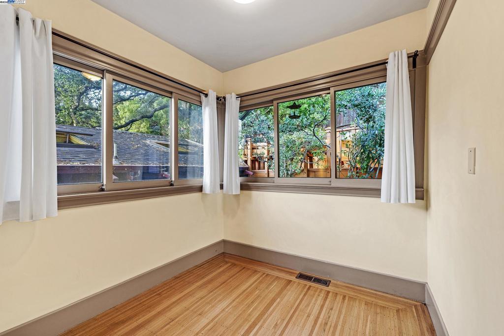 GLENVIEW - Residential Lease