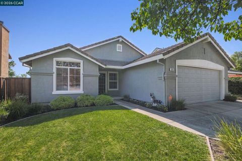 Photo of 5009 Hillridge Way WAY, Antioch, CA 94531 (MLS # 41133826)