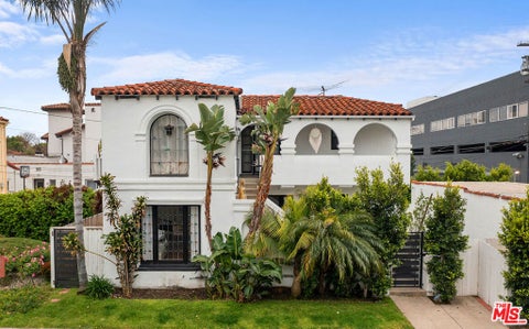 Photo of 8472 Oakwood Avenue, Los Angeles, CA 90048 (MLS # 26856763)