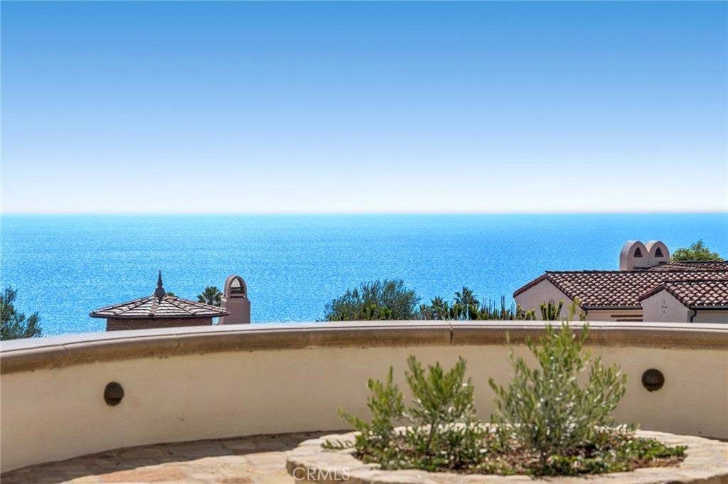 28 Cliffhouse
