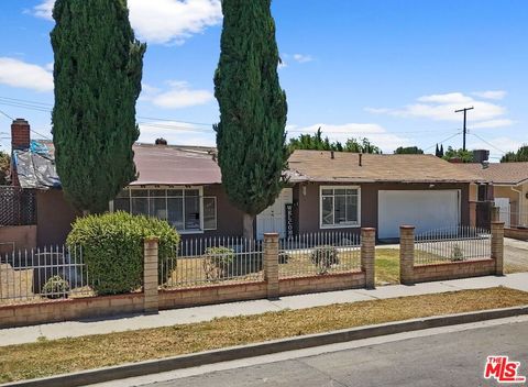 Photo of 14992 Oro Grande Street, Sylmar, CA 91342 (MLS # 26848787)