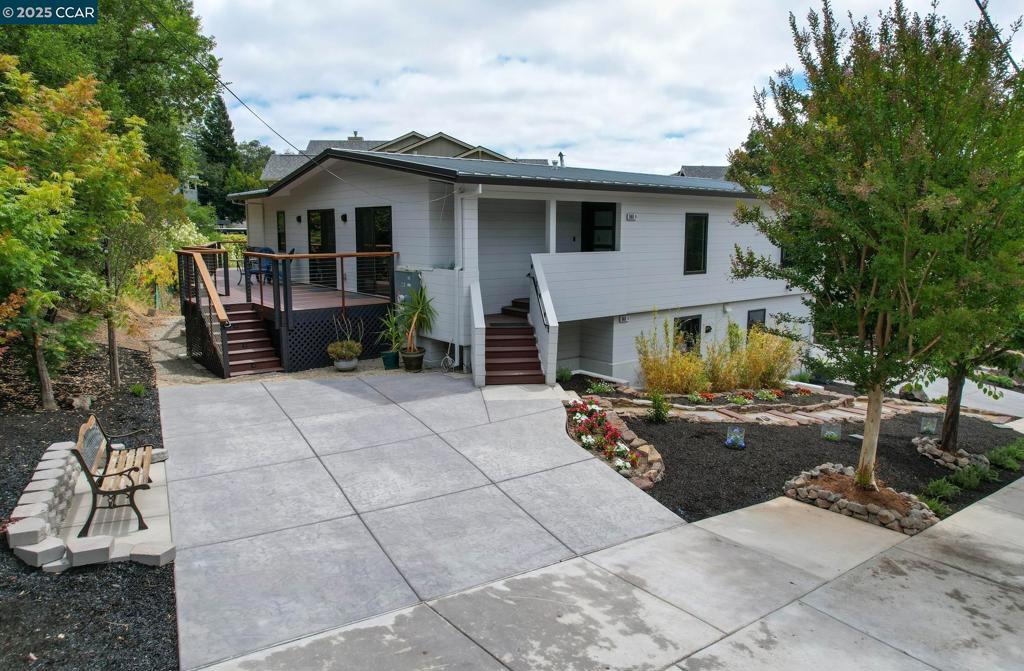 946 RISA ROAD