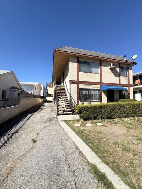 Photo of 507 N Serrano Avenue #5, Los Angeles, CA 90004 (MLS # GD26220386)