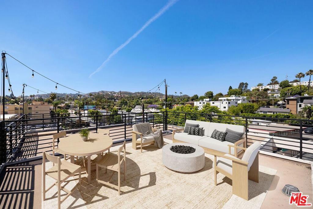 2930 Rowena Avenue 2, Los Angeles CA 90039