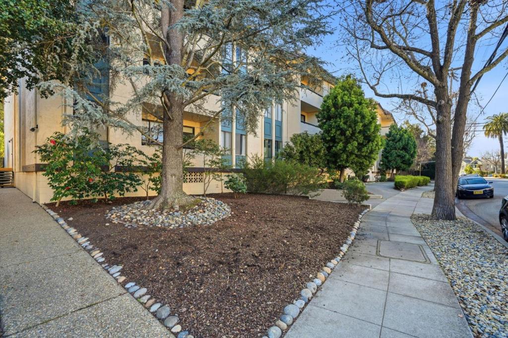 525 Almer Road 106, Burlingame CA 94010