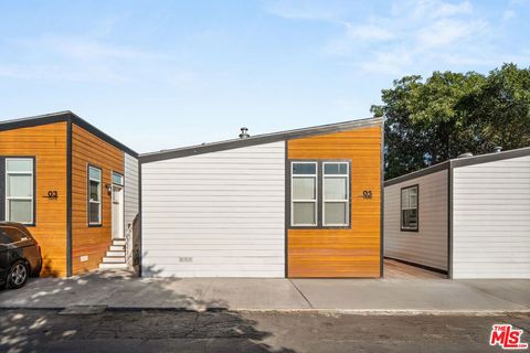 Photo of 8250 Lankershim Boulevard #185, North Hollywood, CA 91605 (MLS # 26837607)