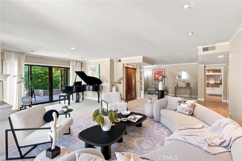 Photo of 1255 S Orange Grove Boulevard #5, Pasadena, CA 91105 (MLS # WS26169854)