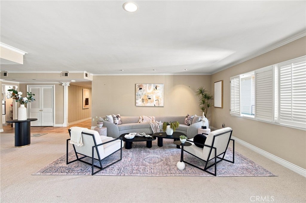 1255 S Orange Grove Boulevard 5