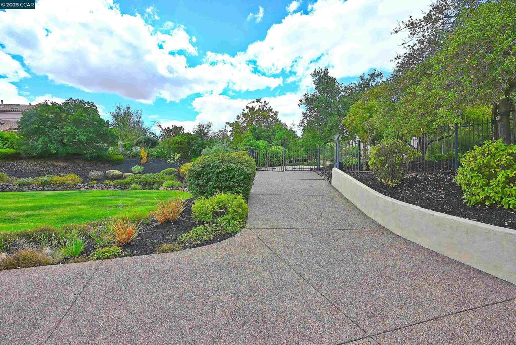 RUBY HILL C.C. - Residential