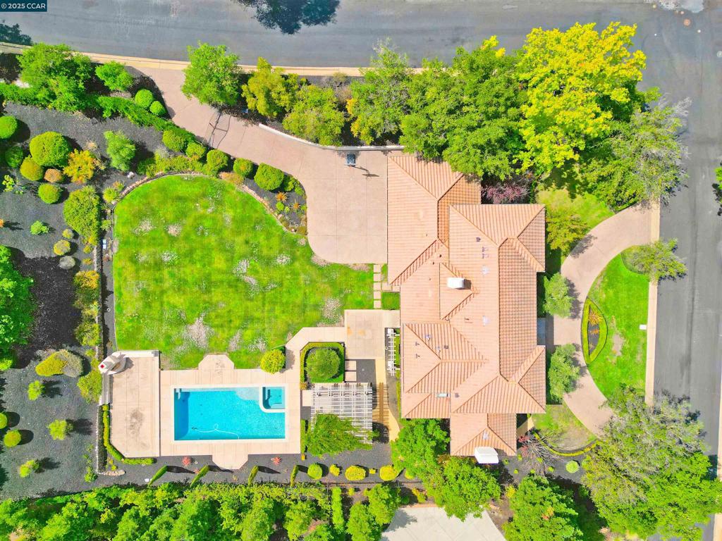 RUBY HILL C.C. - Residential