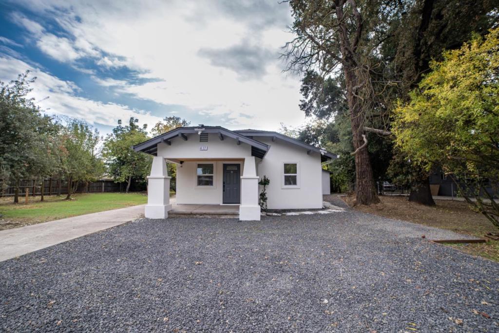 417 Laurel Avenue
