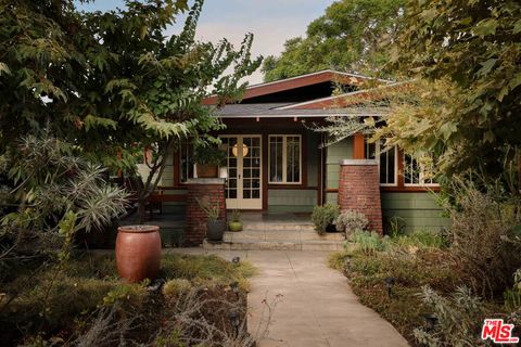 Photo of 2606 W Avenue 30 Ave, Los Angeles, CA 90065 (MLS # 25609951) Photo of 2606 W Avenue 30 Ave, Los Angeles, CA 90065 (MLS # 25609951)