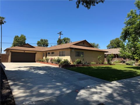 Photo of 4356 Snowberry St, Riverside, CA 92504 (MLS # DW26082608)