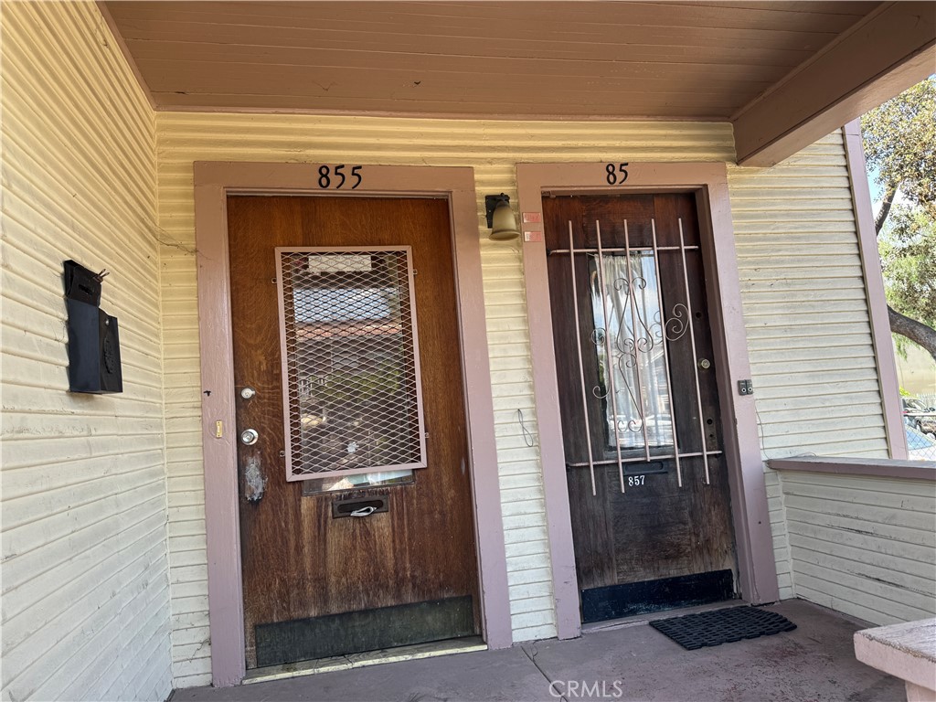 855 Chestnut Avenue