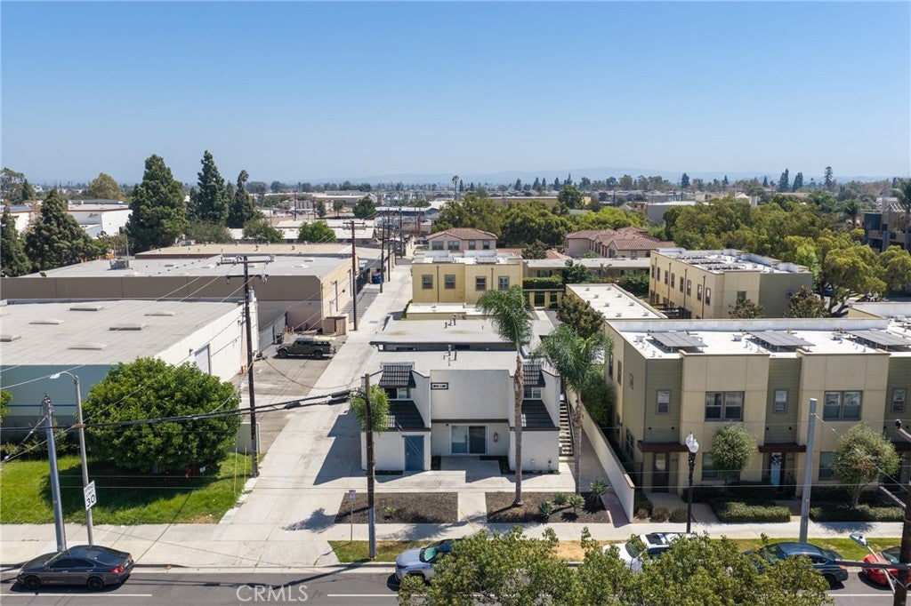 812 E Santa Ana