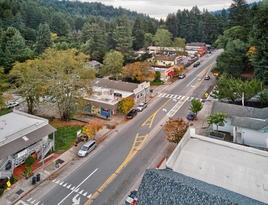 13080 Highway 9